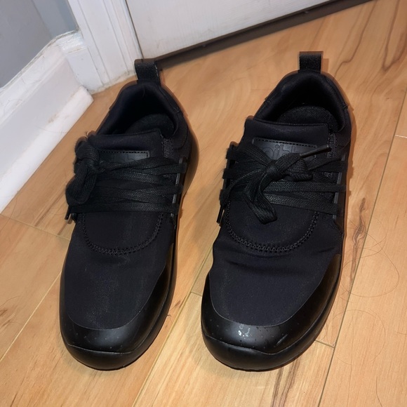 well worn snibbs sneakers - Picture 2 of 4